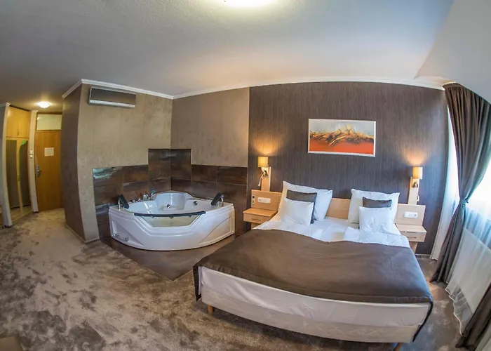 Mendan Magic & Wellness מלון זלקרוס